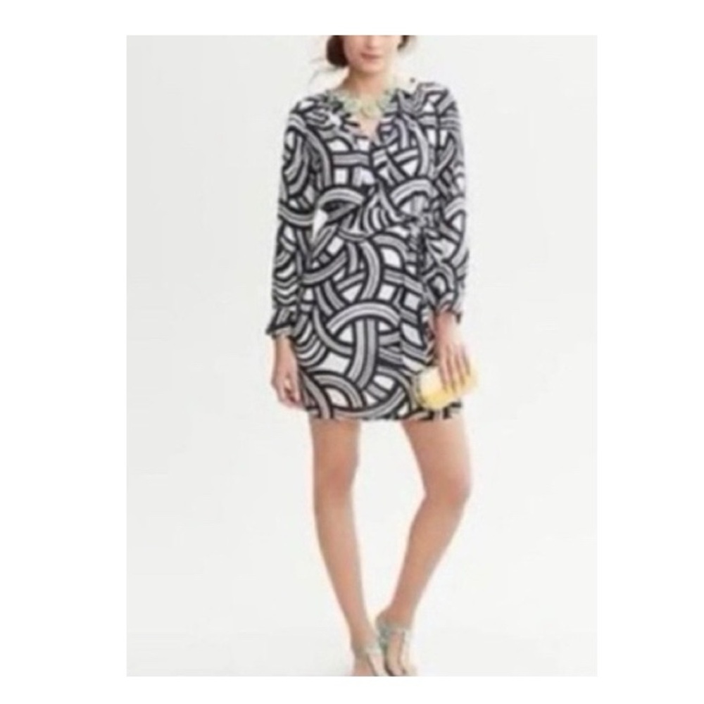Banana Republic Black and White Geometric Print Long Sleeve Dress